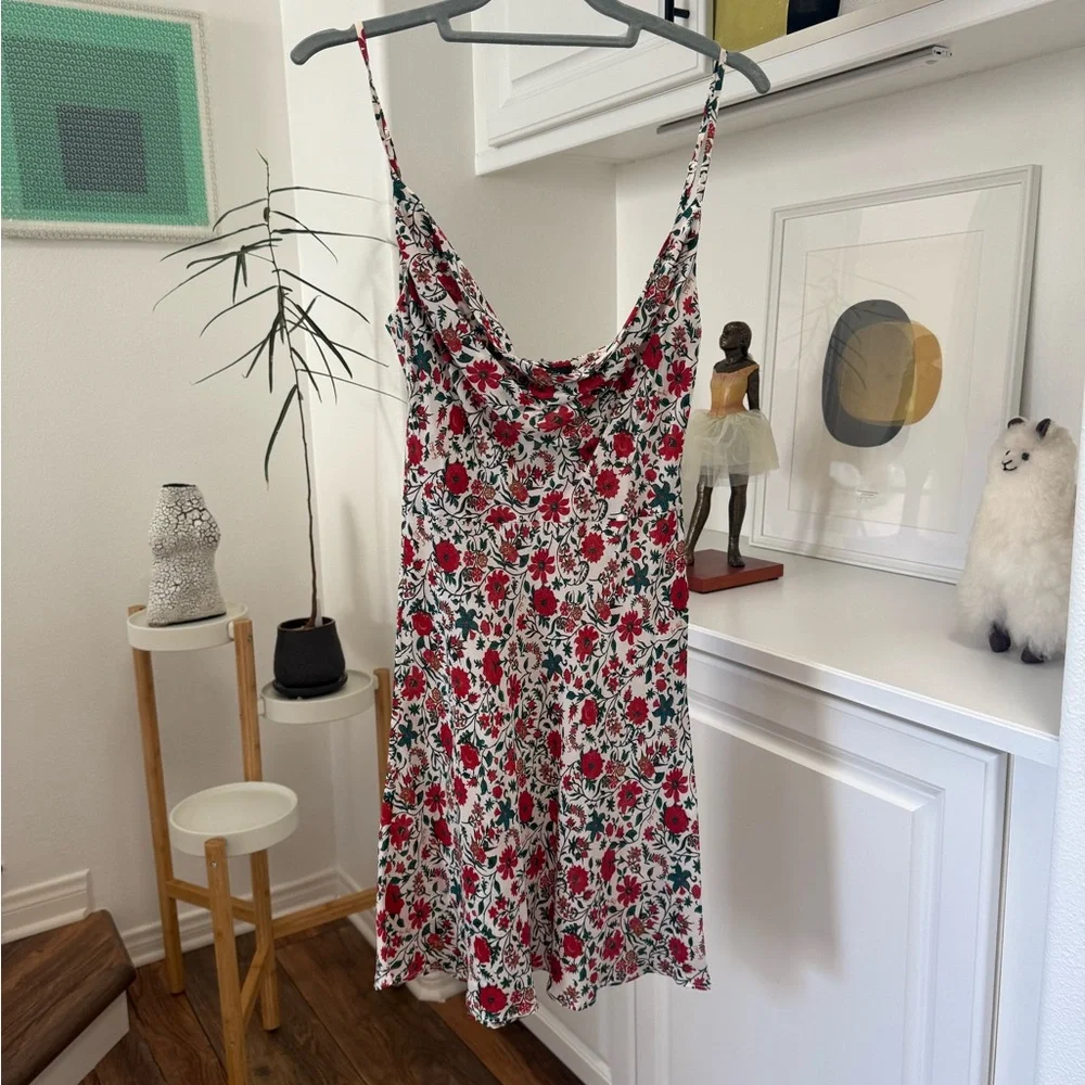Realisation Par Floral Mini Dress in White and Red - Picture 2 of 6